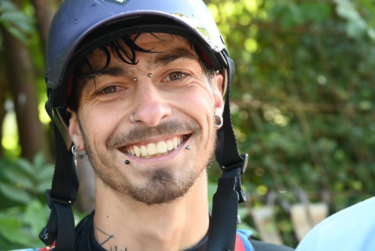 Nicolas moniteur diplomé  sports eaux vives loisirs aventures rafting à Saint Lary