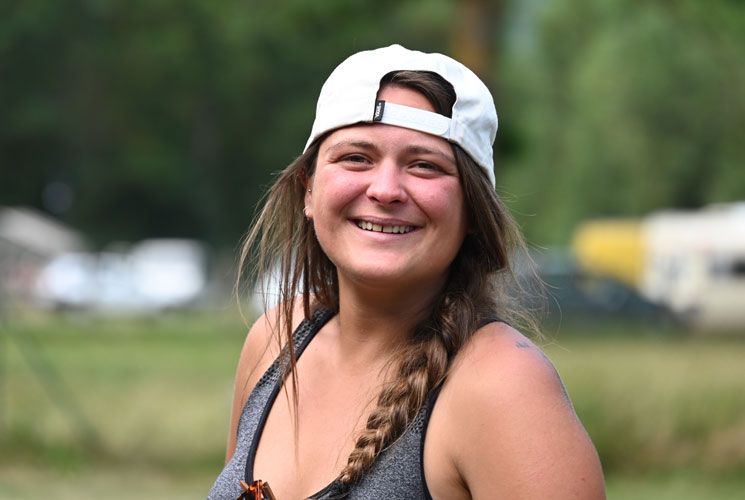 Pauline monitrice diplomé e sports eaux vives loisirs aventures rafting à Saint Lary